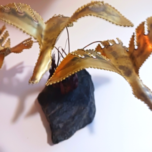 Brutalist MCM Metal Bird Seagull lava rock base. - Picture 4 of 4